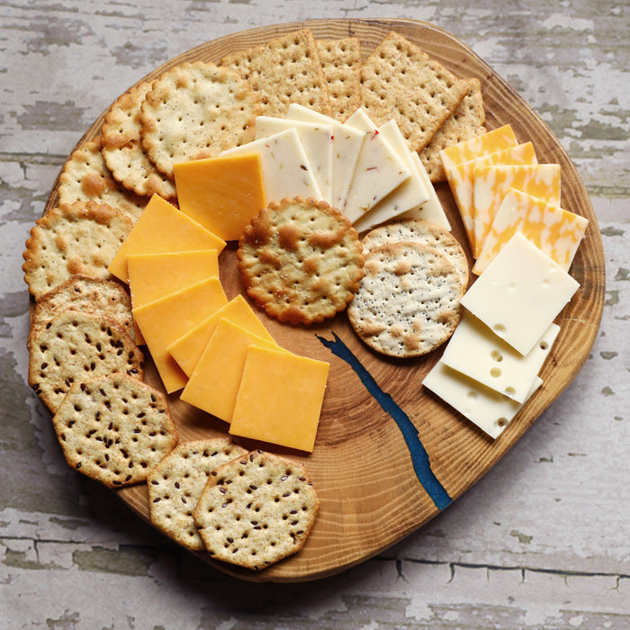 Round Barkless Cutting Board with Epoxy Resin
