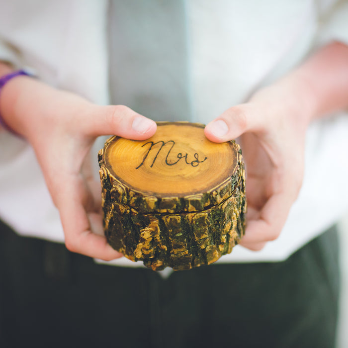 5 Rustic Wedding Natural Wood Essentials from ManMade Woods